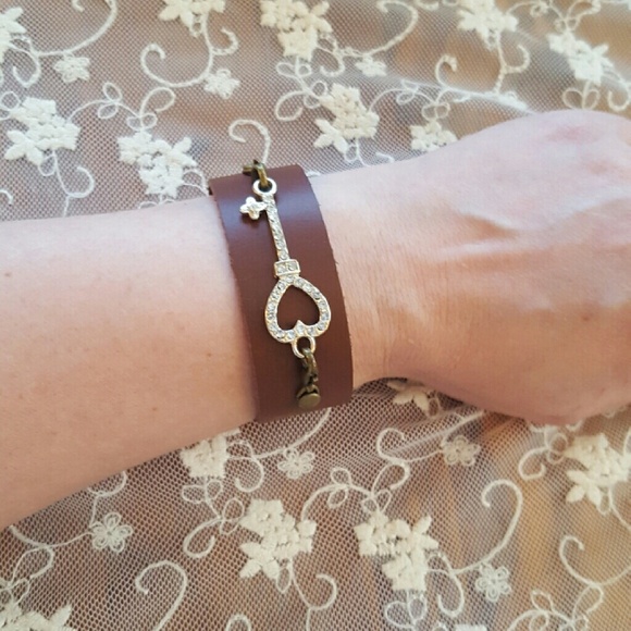 Brown Leather Bracelet with Silver Accents - Picture 4 of 4